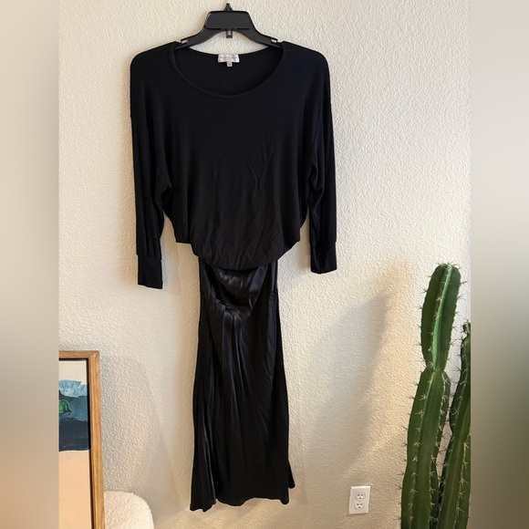 Michael Stars Dresses & Skirts - Michael Stars Nadia Mixed Fabric Black Satin Long Sleeve Midi Dress